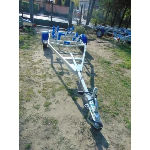 Anhänger-Bootsträger Alfa 750 kg mit Rollen bis 5,5 m