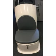   Fahrerplatz mit Sitz und Handlauf aus Plexiglas, vollständige