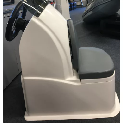 Fahrerplatz mit Sitz und Handlauf aus Plexiglas, vollständige