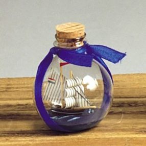 Boot in Glaskugel 6 cm 