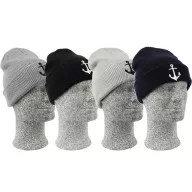 Strickmütze mit gehäkeltem 