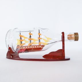 Cutty Sark Schiffsmakette in Henessy-Flasche 