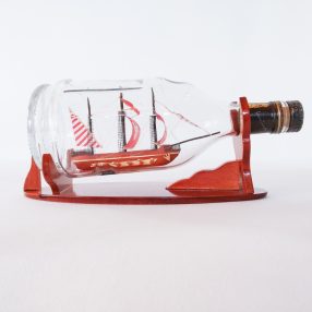 Galeone Schiffsmodell in Henessy-Flasche 