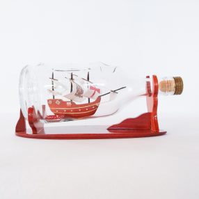 Segelbootmodell Santa Maria in Henessy-Flasche 