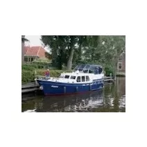 Fahrer kleiner Freizeitboote im Binnenland